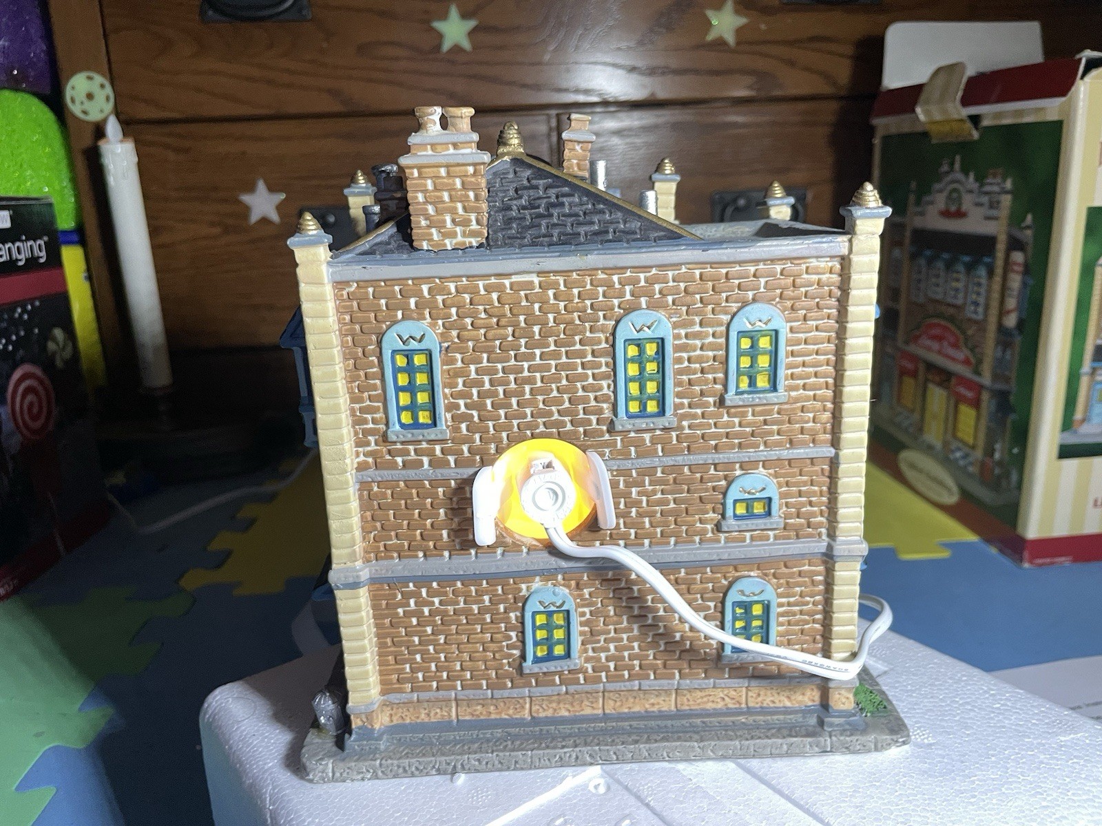 Lemax Longs Drugs Store 2008 Lighted Holiday Village Building Christmas Holiday