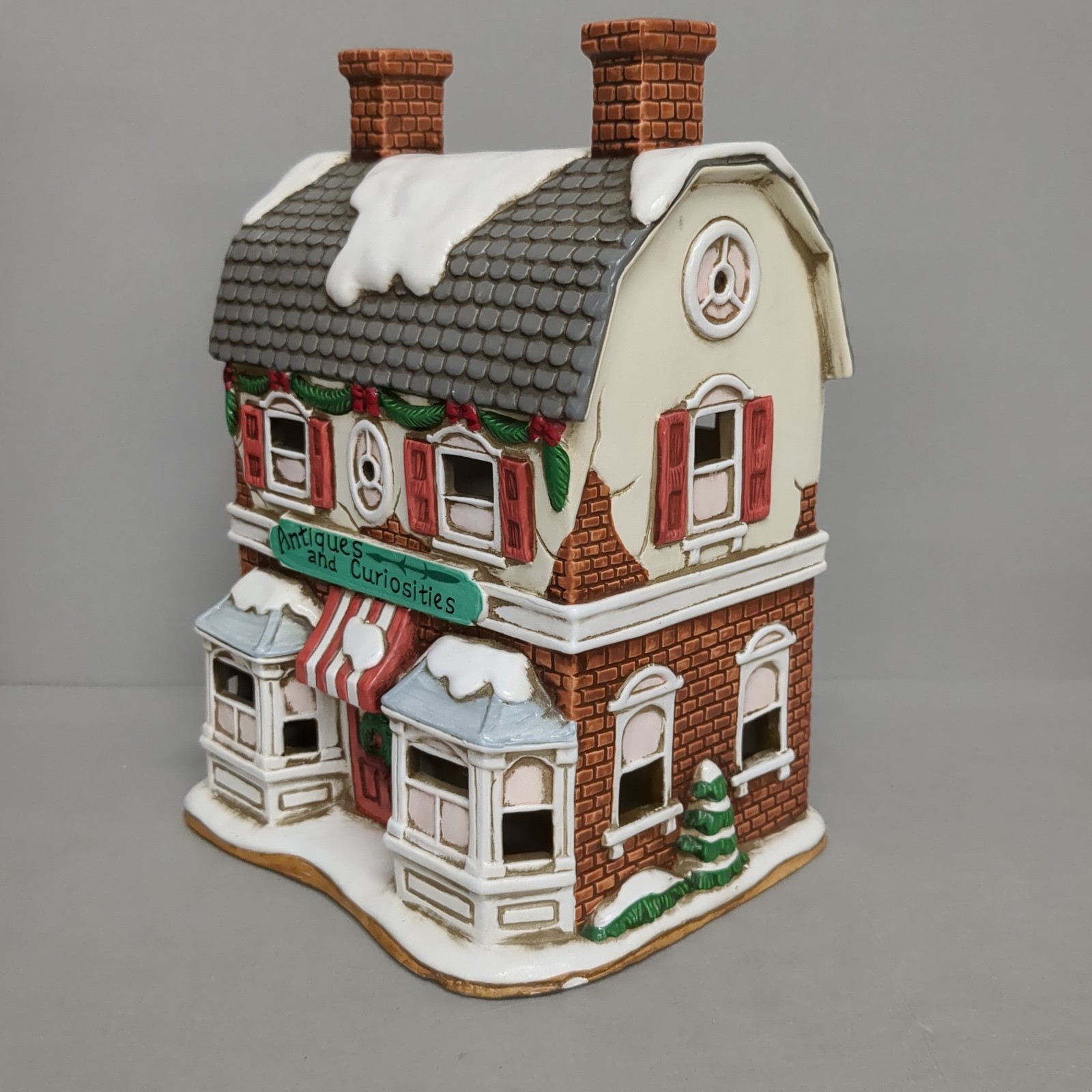 Lefton Colonial Village – Antiquities and Curiosities Vtg. 1992 Christmas FLAW