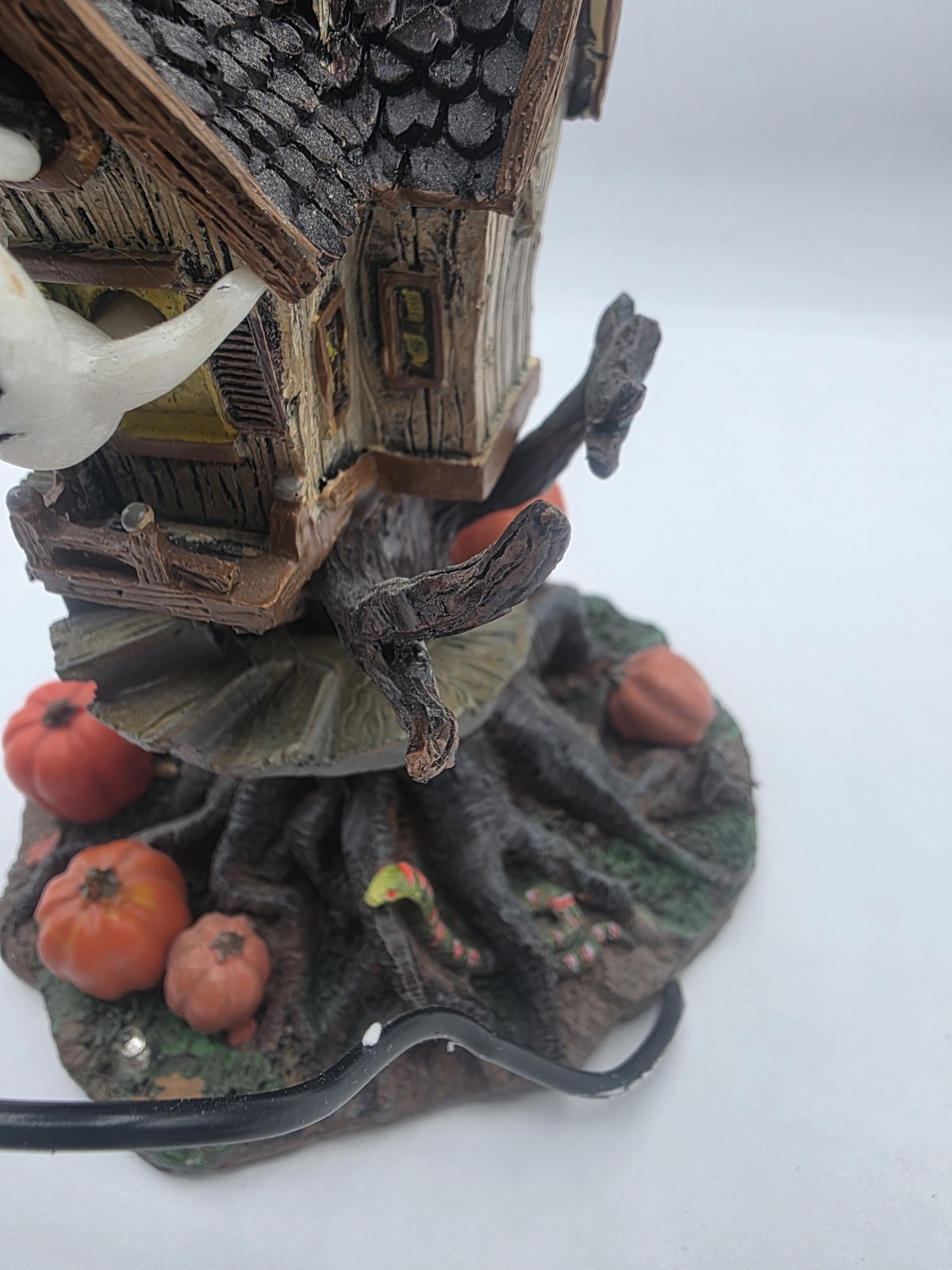 RETIRED LEMAX SPOOKY TOWN 2006 TRICK-OR-TREE HOUSE LIGHTED See Description
