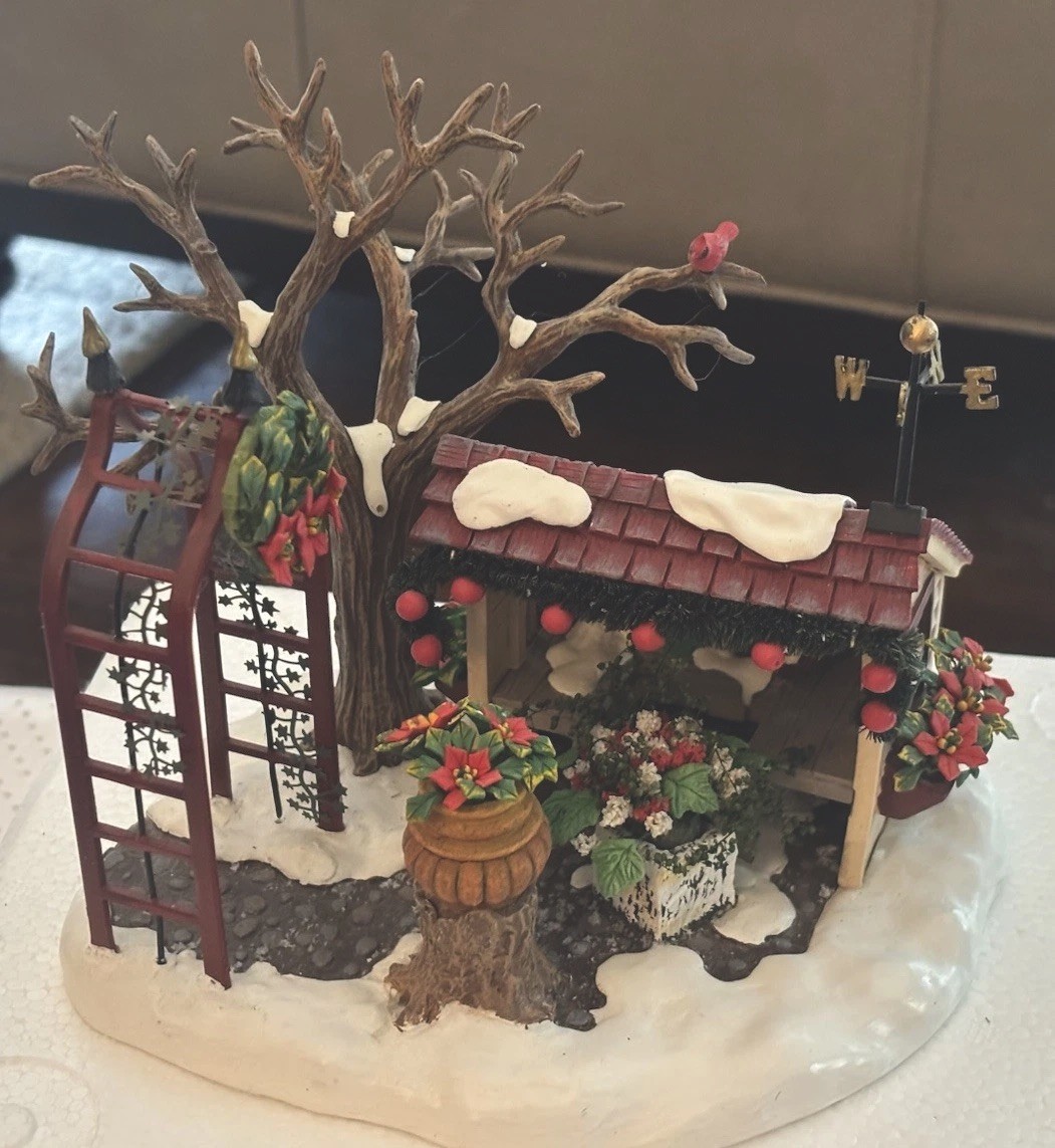 Dept 56 Winter Trimmings Accessory Garden Stand Cardinal Retired Xmas Village