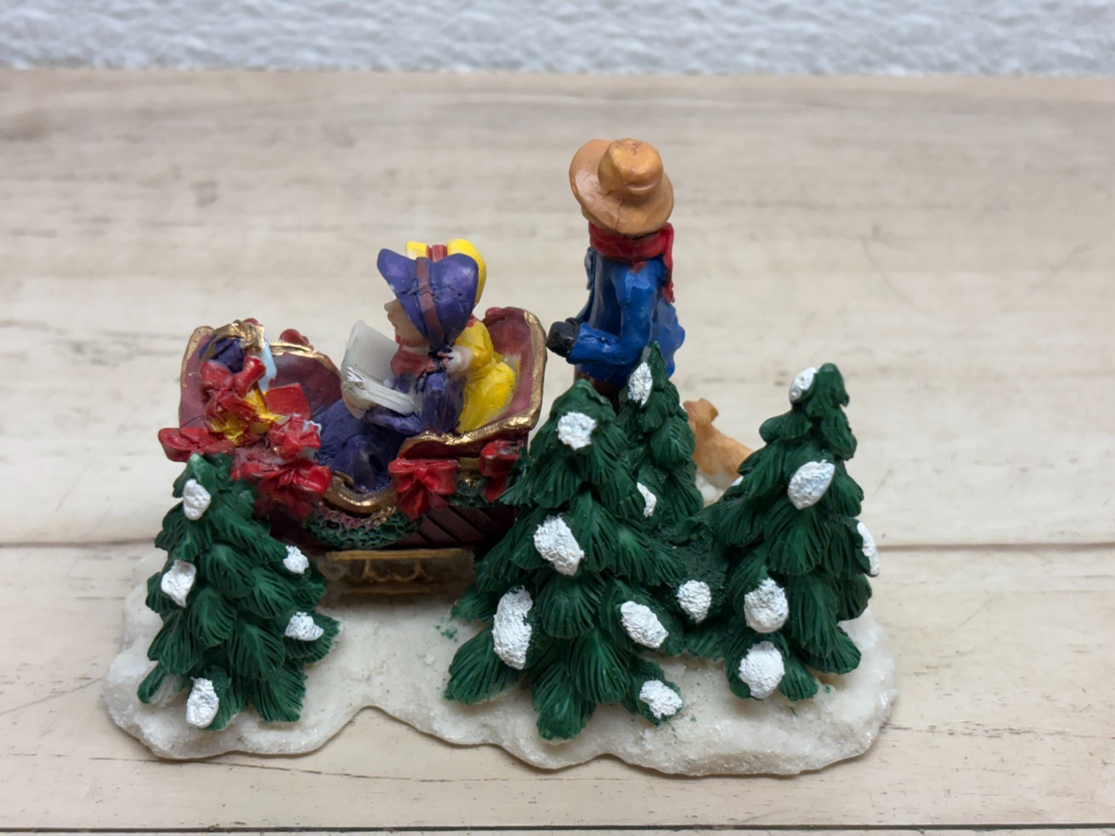 Set Of 3 Christmas Village Ceramic Figurines People And Arch