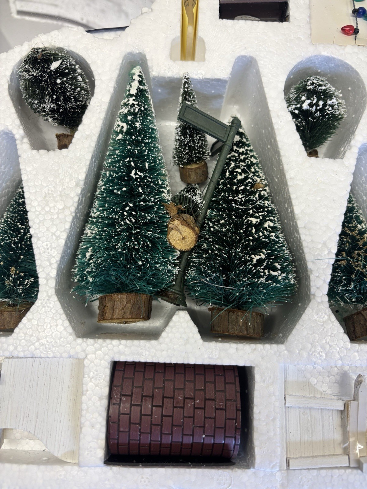 Lemax Christmas Village Figurines Accessories Decor Lot of 29 Pieces EUC