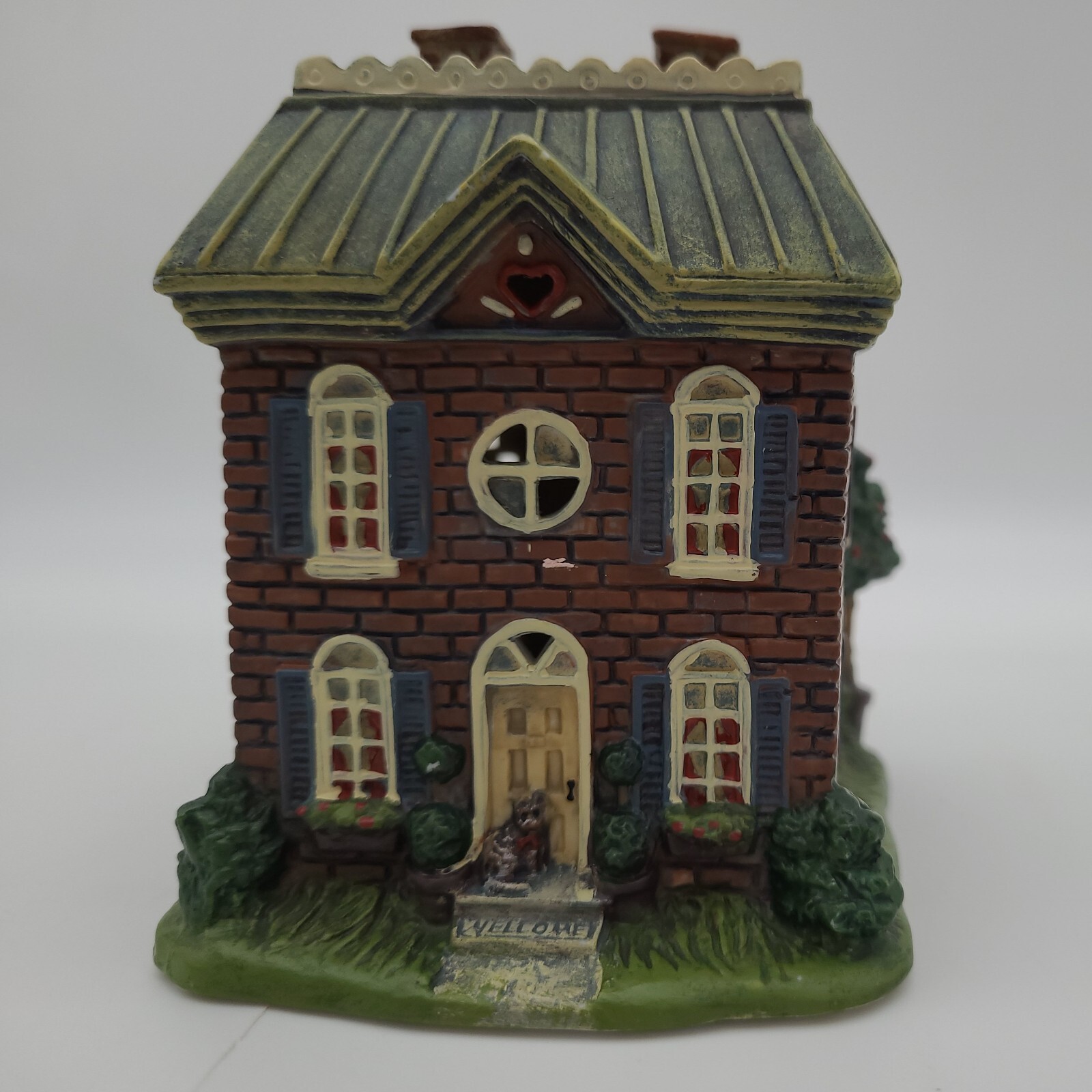 Lang and Wise Town Hall Collectibles 1998 Heart and Home House 28509702