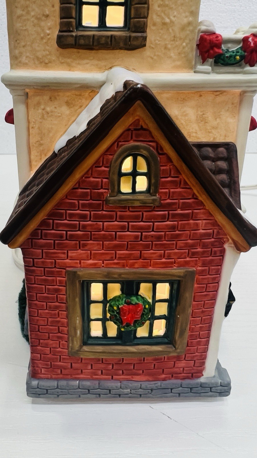Copperfield Keepsake “ Holly Apartment ” Porcelain Lighted House Excellent !