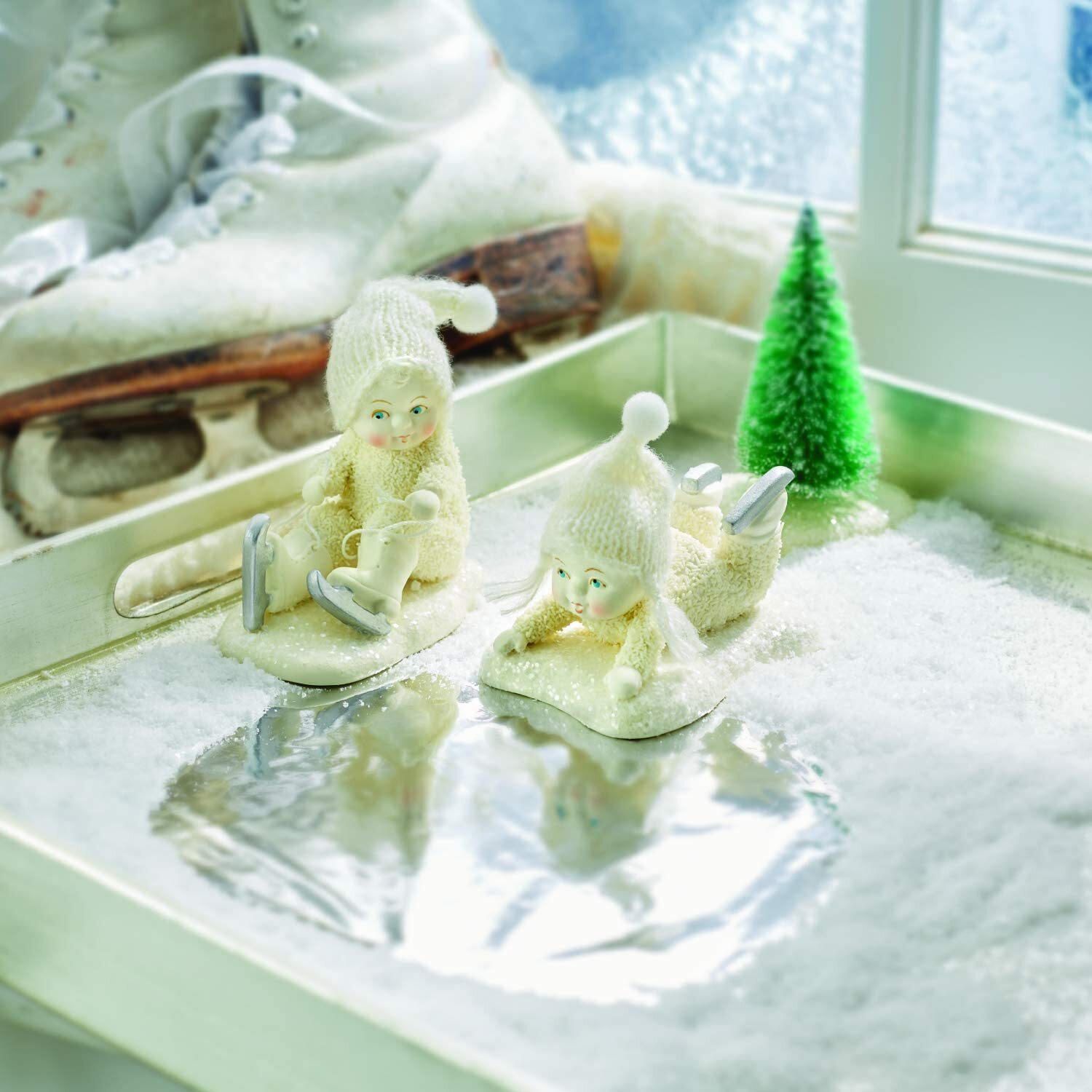 Dept 56 2020 Let’s Skate Snowbabies Classic Collection #6005811 Mylar Pond Sisal