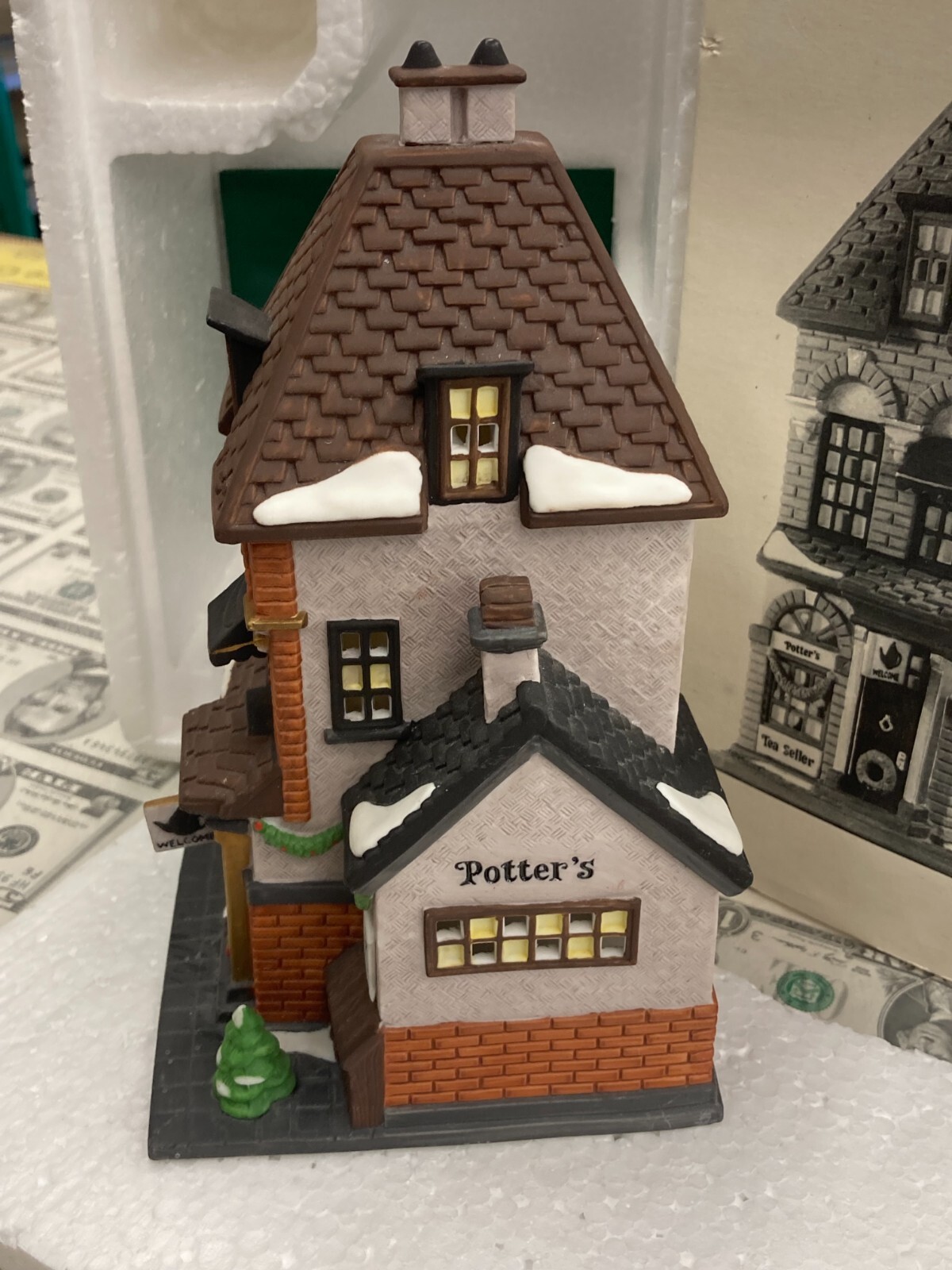 Dept 56 Potter’s Tea Seller Christmas In The City 5880-7 Heritage Village