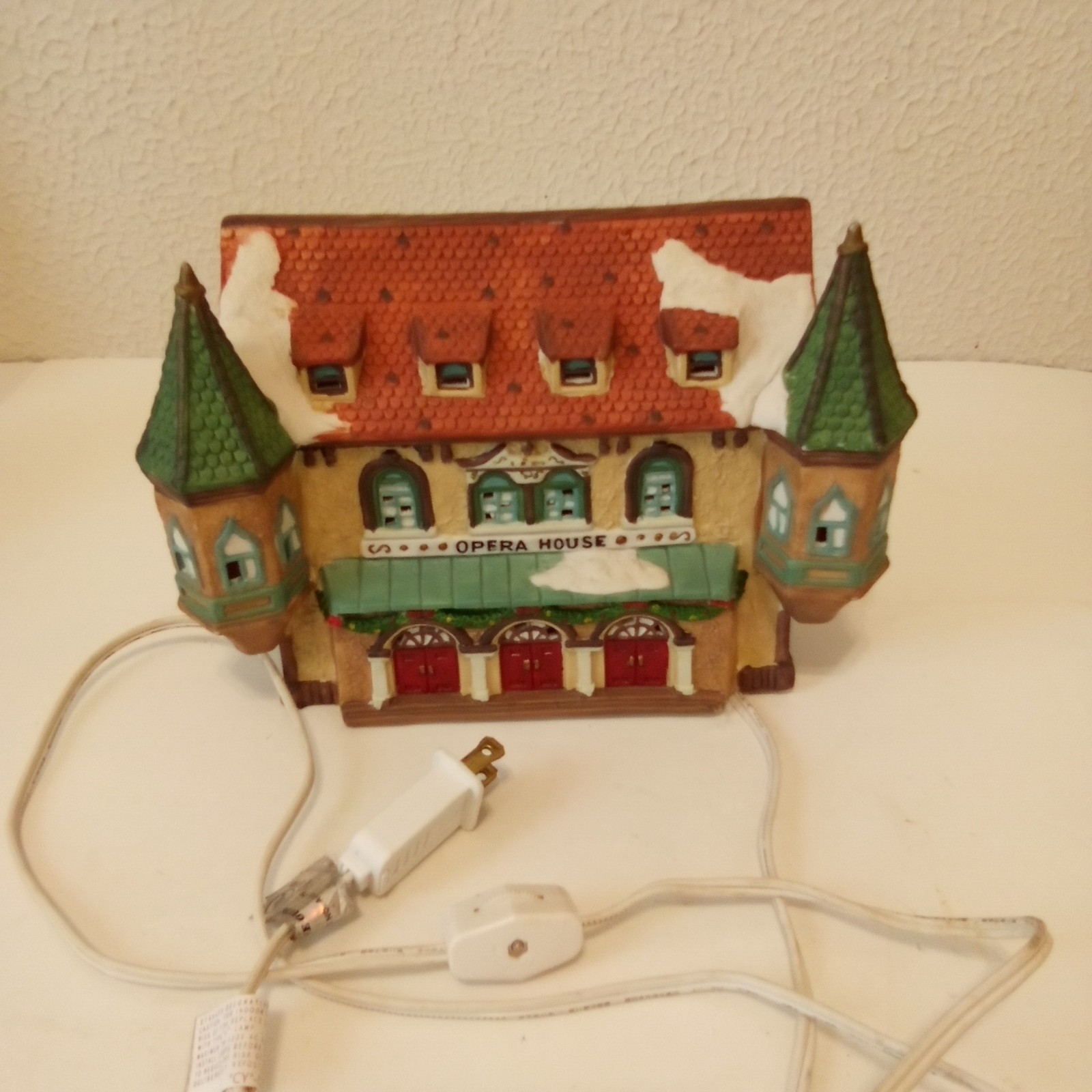Dickens Keepsake Christmas Light Up Opera House 9″