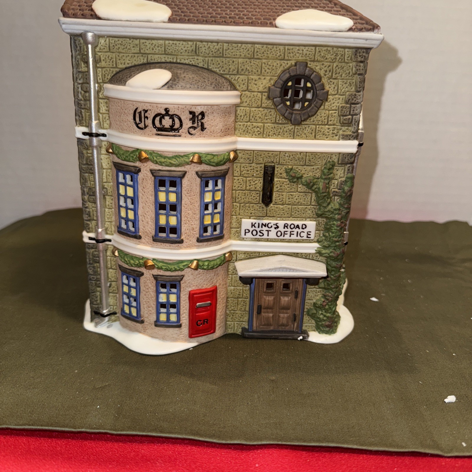 Dept 56 Kings Road Post Office Dickens Village Series Lighted #58017