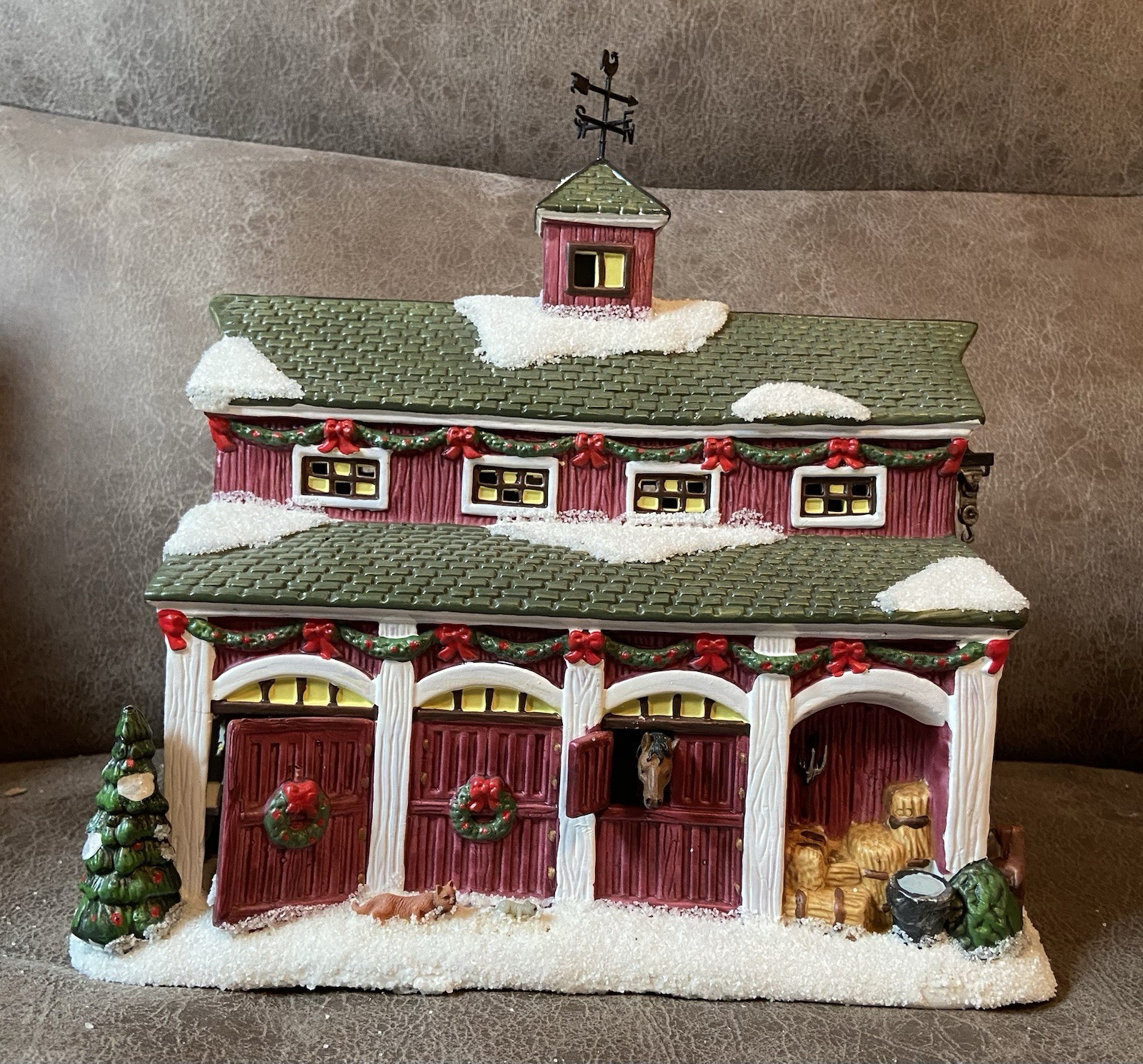 St. Nicholas Square Christmas Village Illuminated Country Stable 2009 Retired