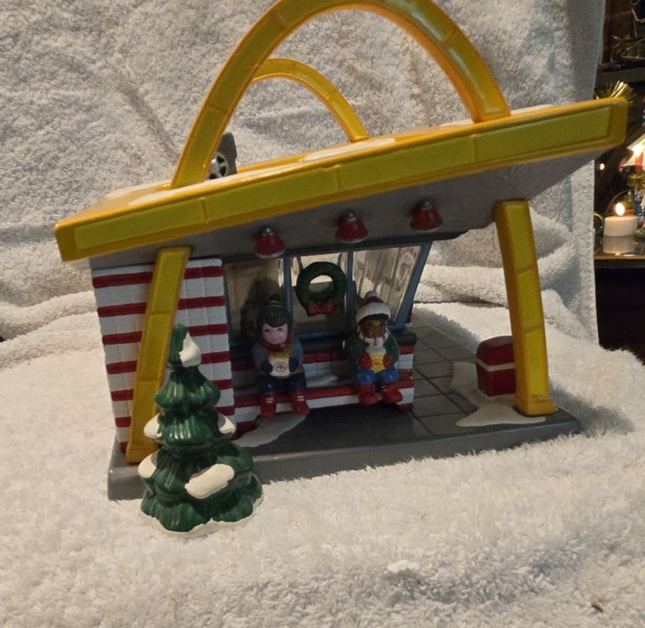 Dept 56 The Original Snow Village McDonald’s Ceramic Christmas Building 54914