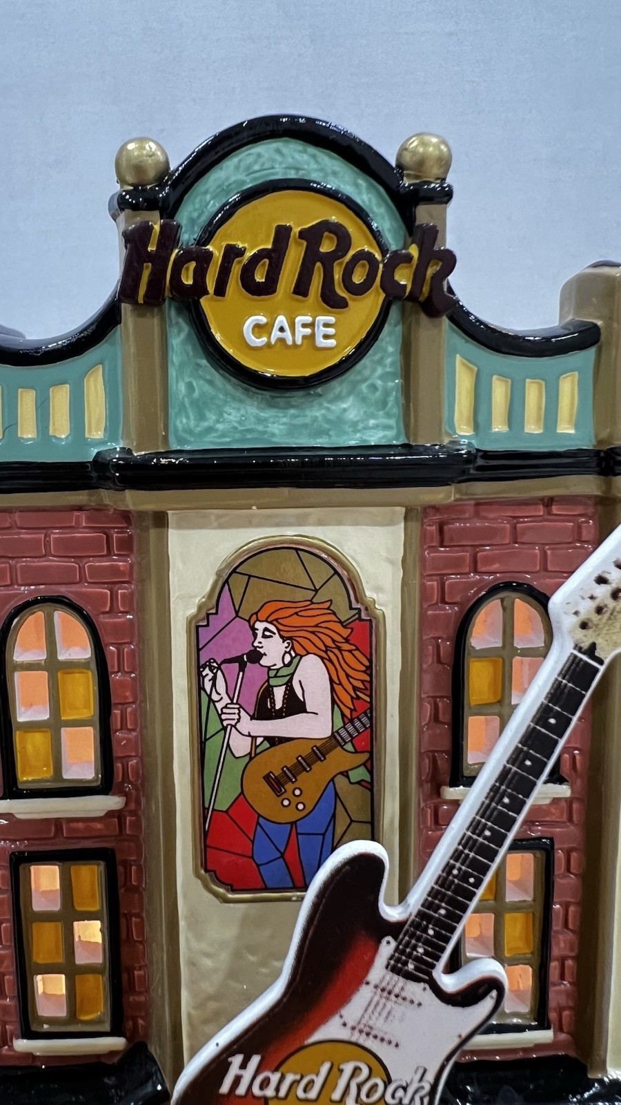 Dept. 56 Snow Village “Hard Rock Cafe”55324 Retired 2003 With Pin NEW !
