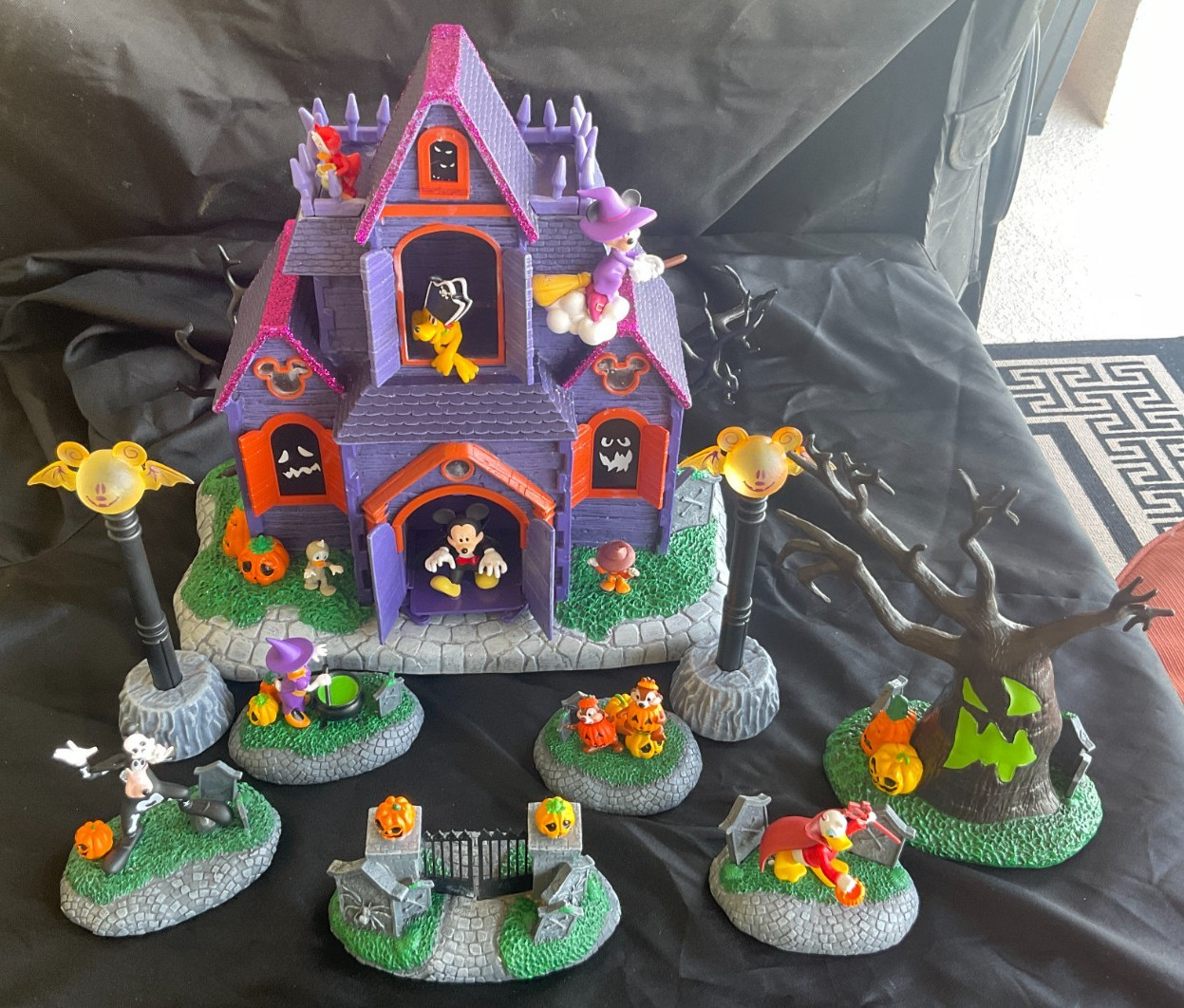 NIB Disney Mickey & Friends Halloween Village Haunted House Music 9 PC