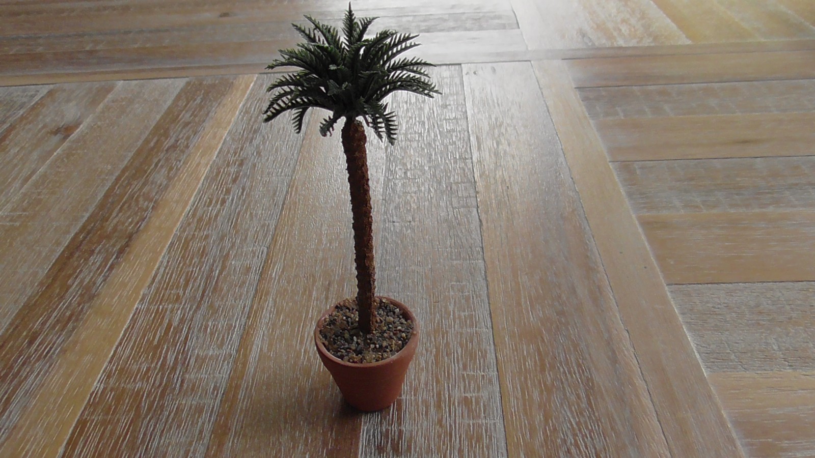 5″ Palm Tree in Ceramic Planter Dollhouse Fairy Garden Village Display #143