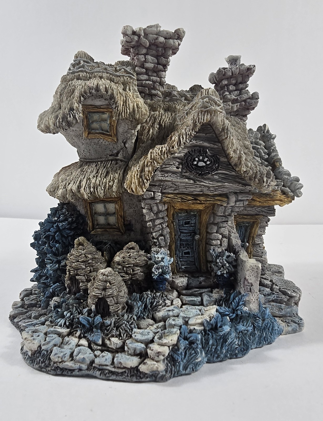 Boyds Bearly Built Villages – Bailey’s Cozy Cottage