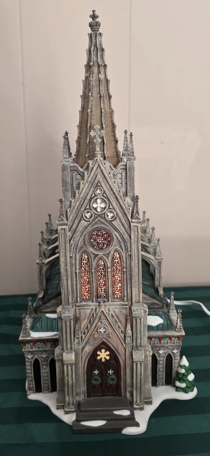 Dept 56 Cathedral of St. Nicholas Christmas in the City – see description
