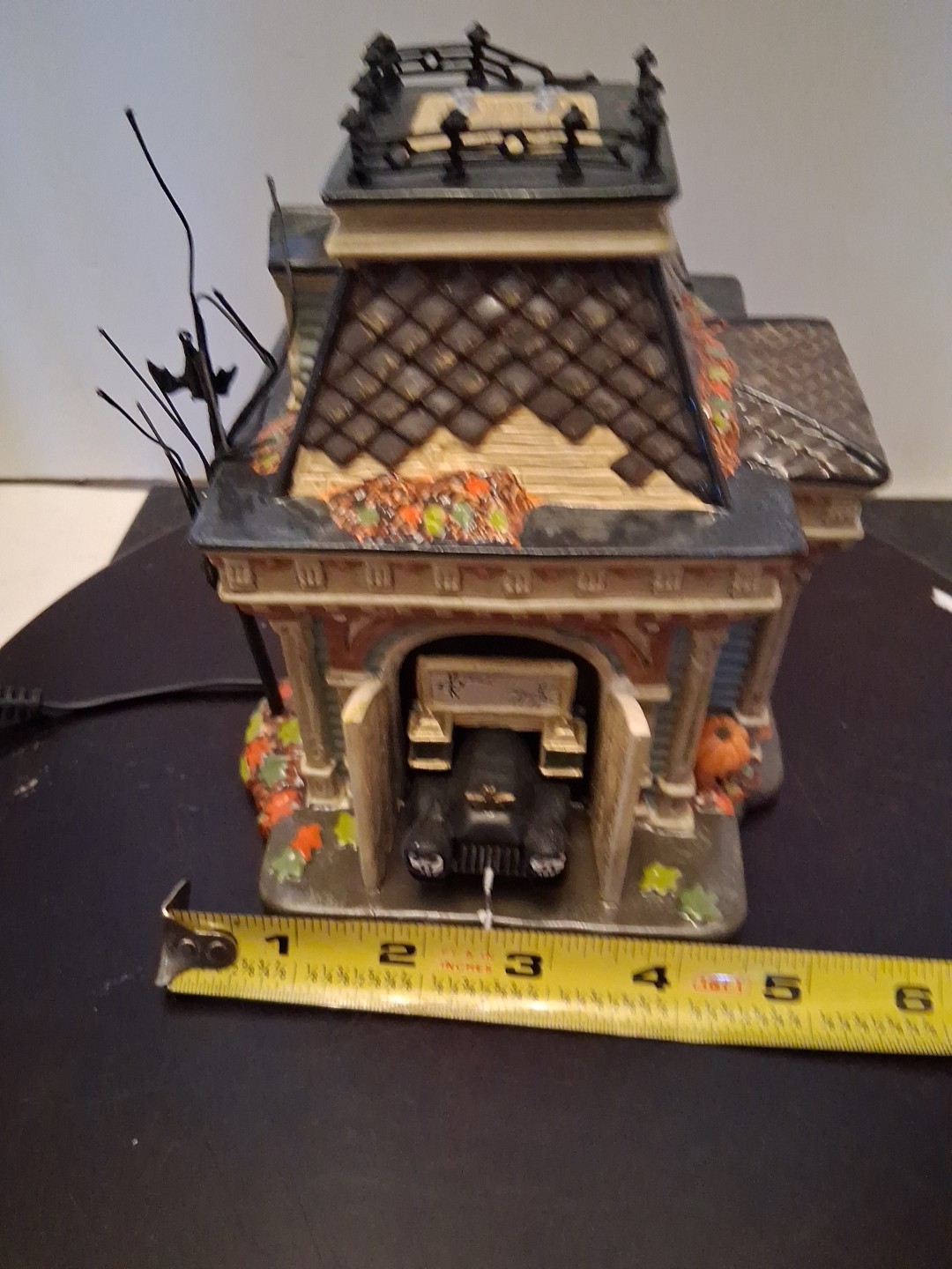 Vintage Department 56 Grimsly’s Garage Snow Village Halloween Works 2005. Nice