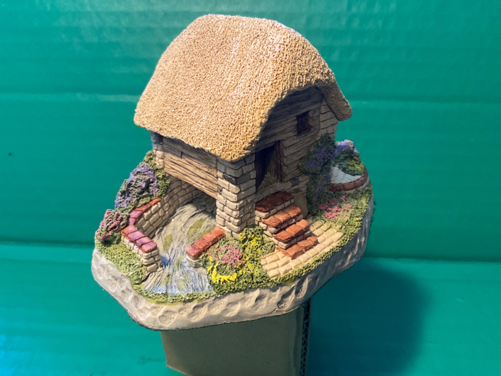 IRISH WATER MILL – by David Winter 1991 with box & COA Hand Made Hand Painted