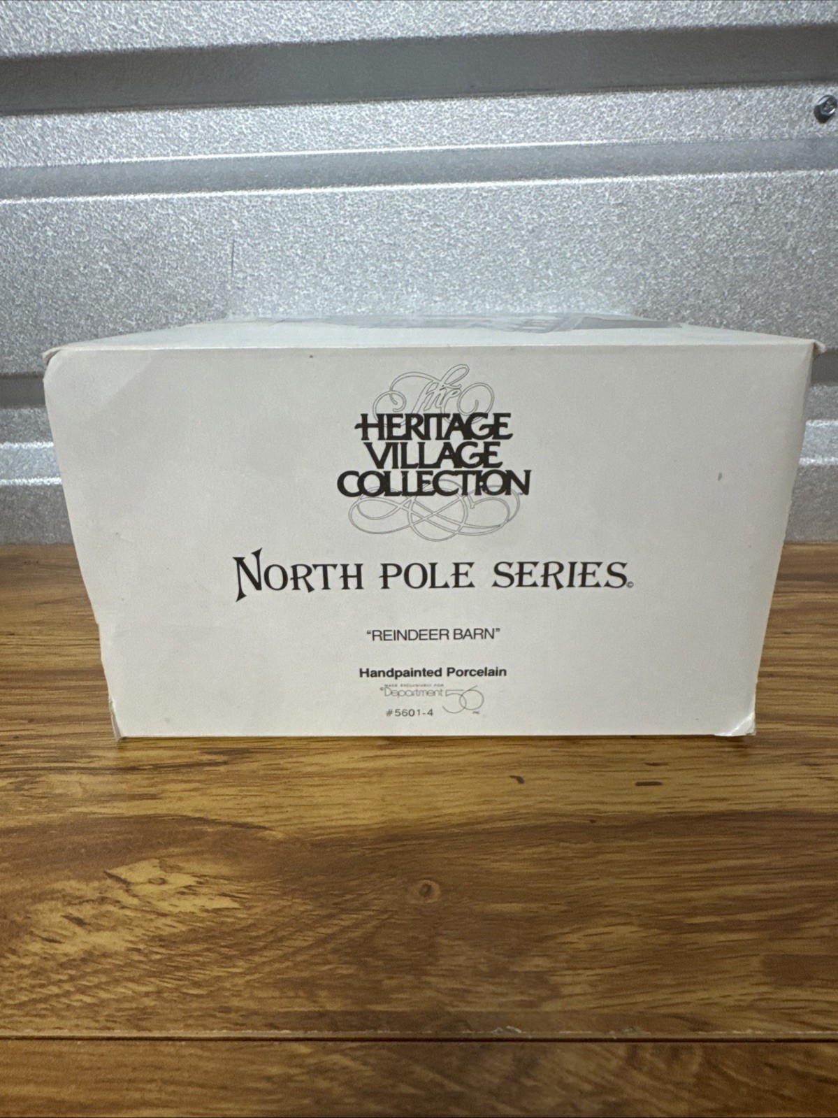 Dept 56 Reindeer Barn North Pole Series 5601-4 Heritage Village Christmas in Box