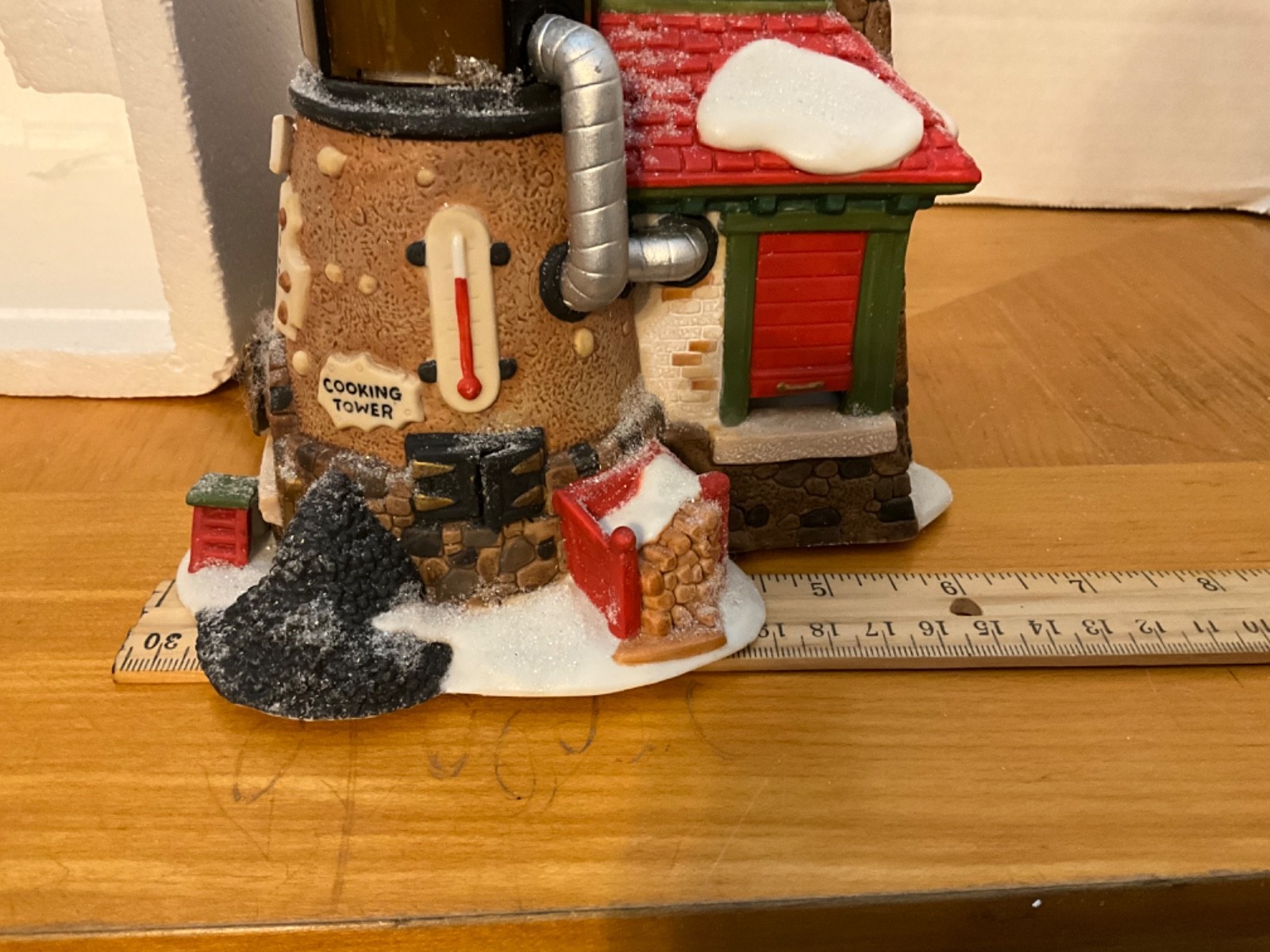 1999 DEPT 56 NORTH POLE SERIES Peanut Brittle Factory #56.56701 Missing Sign VGC