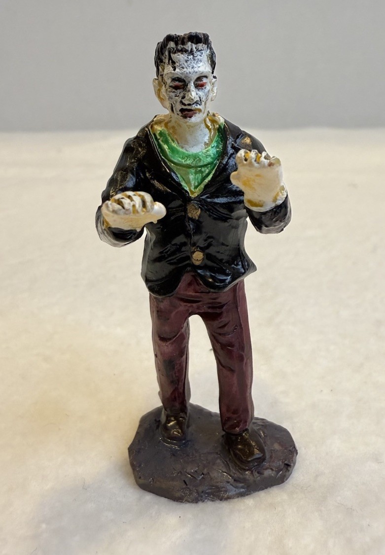 Lemax Spooky Town Halloween Village Zombie 52138 Frankenstein Monster