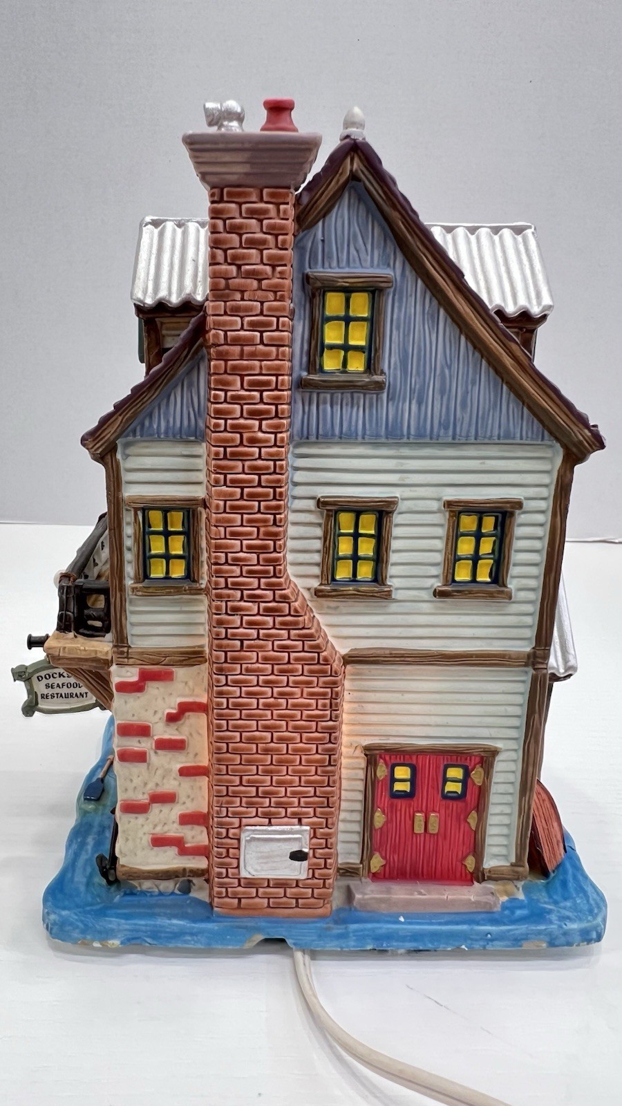 Lemax Plymouth Corners “Jesse’s Boat Supplies & Restaurant” 85698 RARE & NEW !
