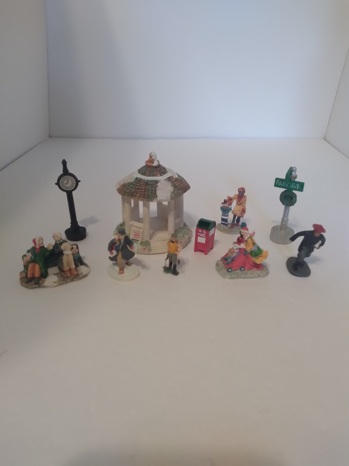10PC RESIN/PLASTIC MINIATURE CHRISTMAS VILLAGE FIGURES/GAZEBO/CLOCK & MORE