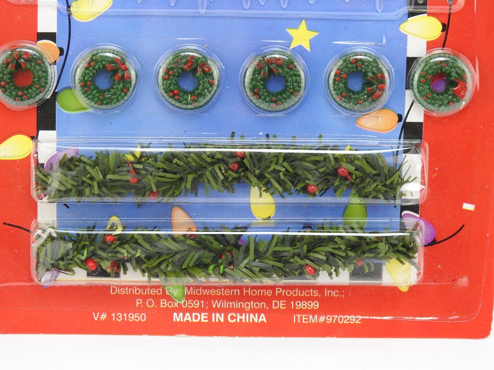 Christmas Village Accessories Icicles Wreaths Garland Mini Decor Set Model