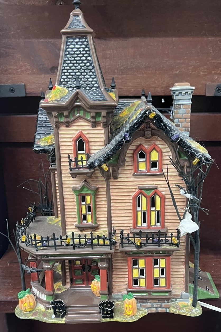 Dept 56 Halloween Victorian House 2005 Lighted Original Box Snow Village