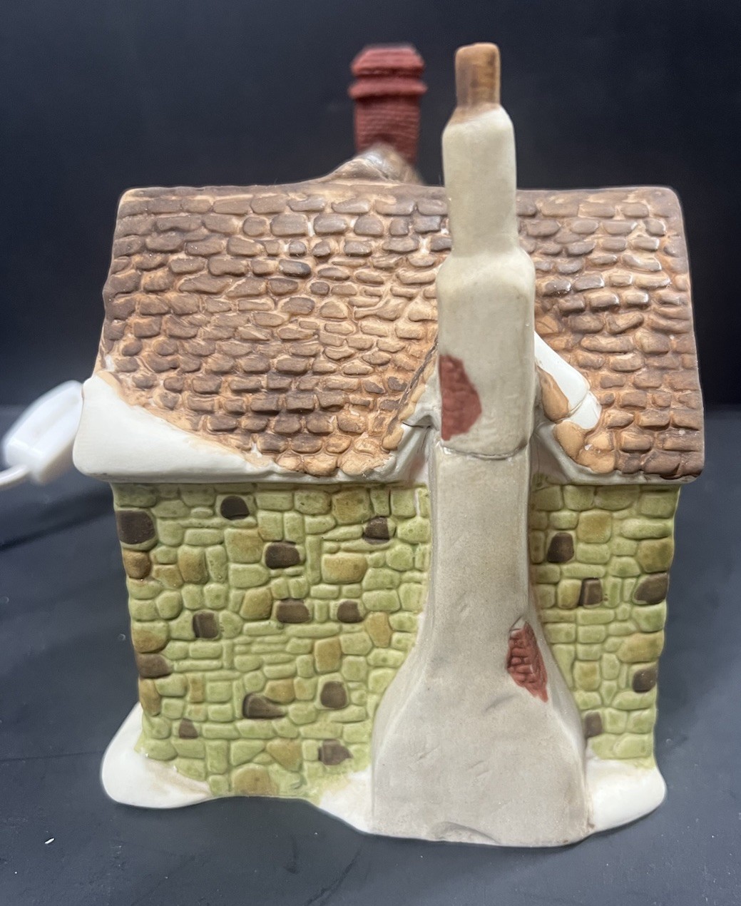 Dept 56 Vintage Dickens Series “Stone Cottage” 6518-8 Retired 1985 w Box
