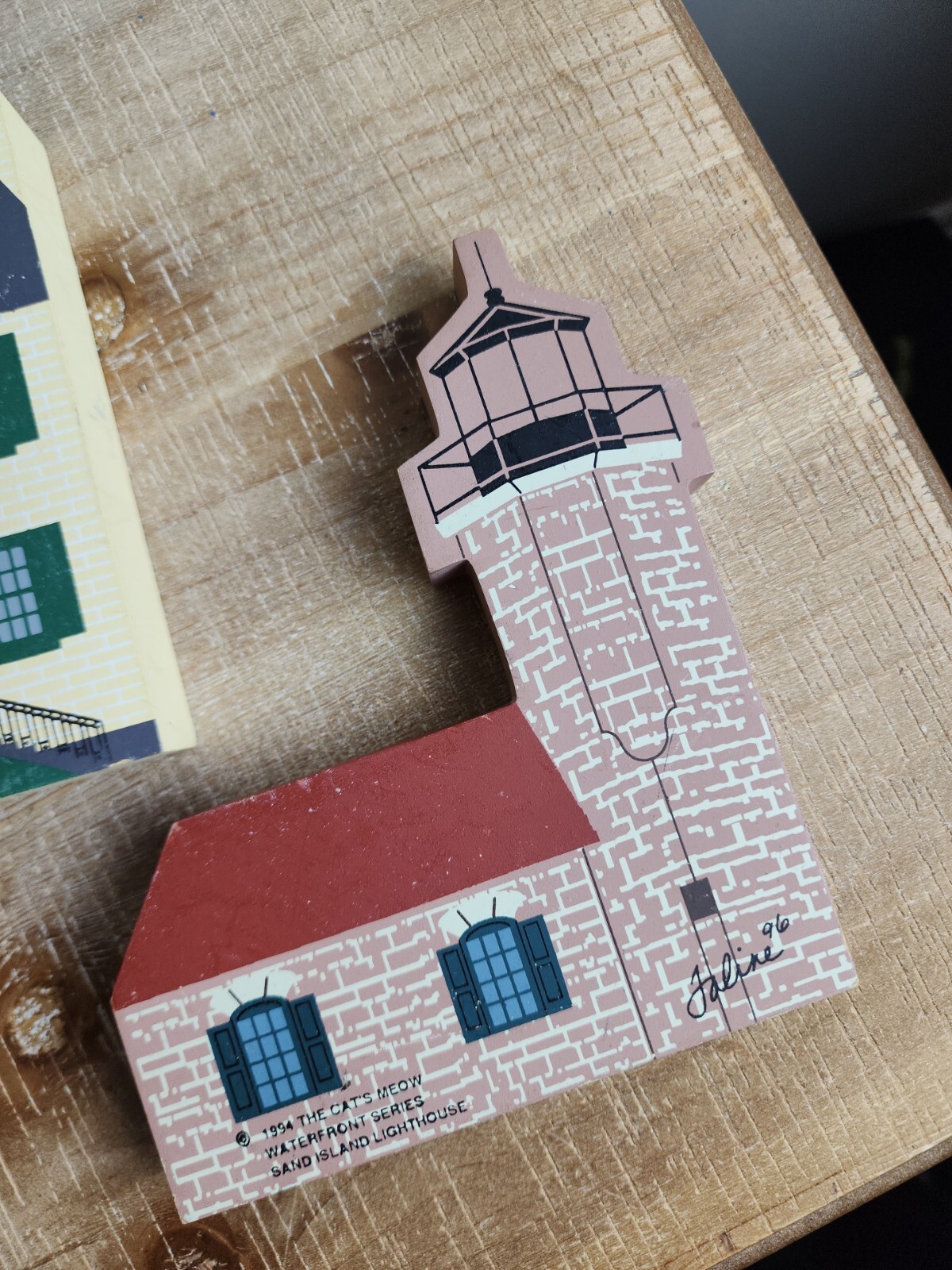 The Cat’s Meow – Multiple Series Lot Of 5 Pieces Buildings/light House/Boat Shop