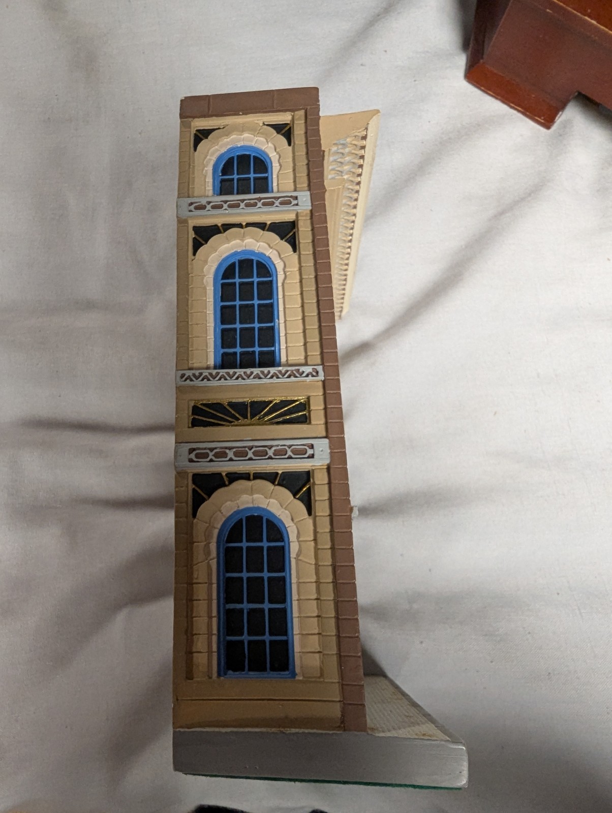 Vintage Lefton Victorian Queens #10543 Mercantile Exchange Wall Mount HO Scale