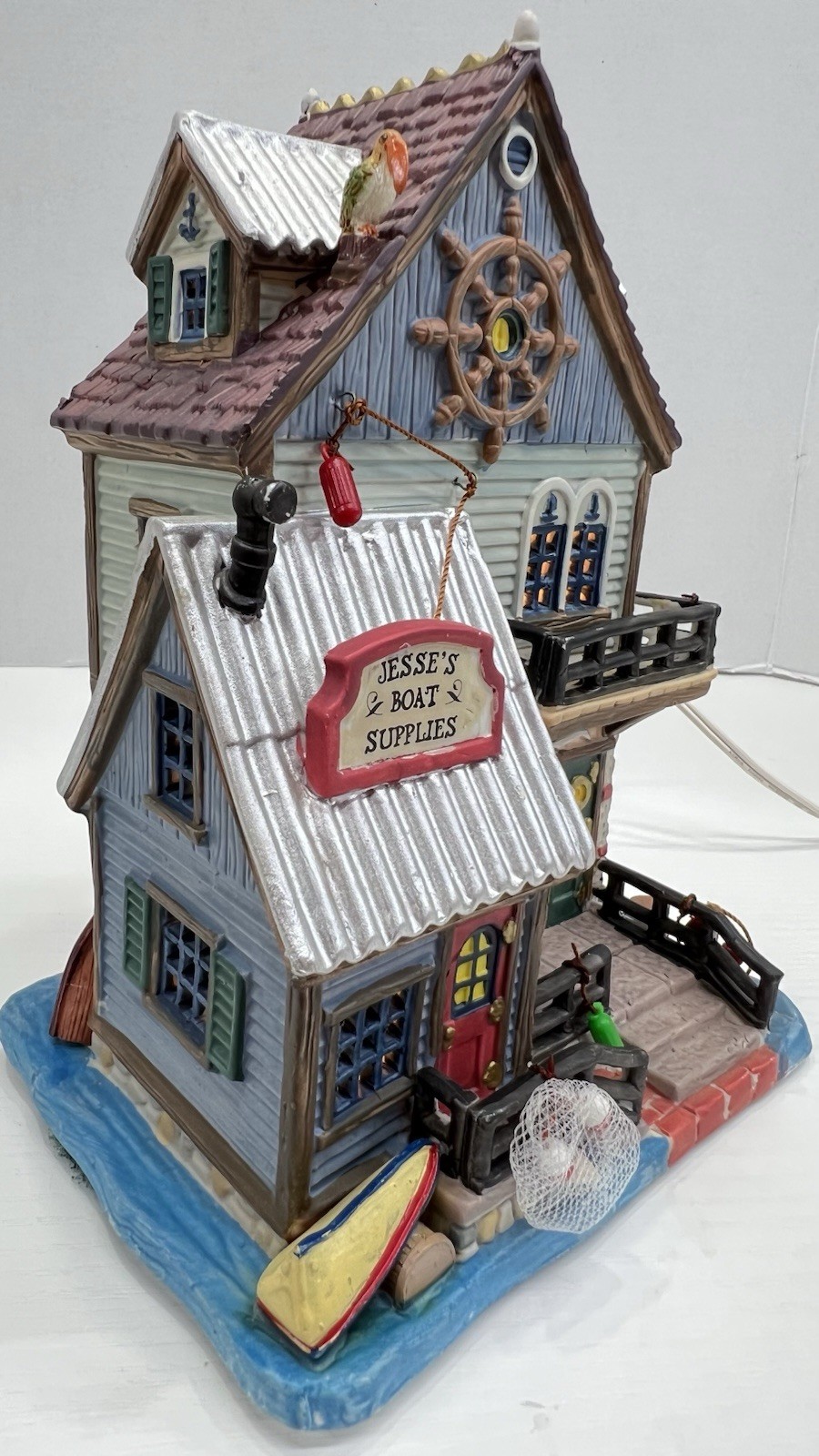 Lemax Plymouth Corners “Jesse’s Boat Supplies & Restaurant” 85698 RARE & NEW !