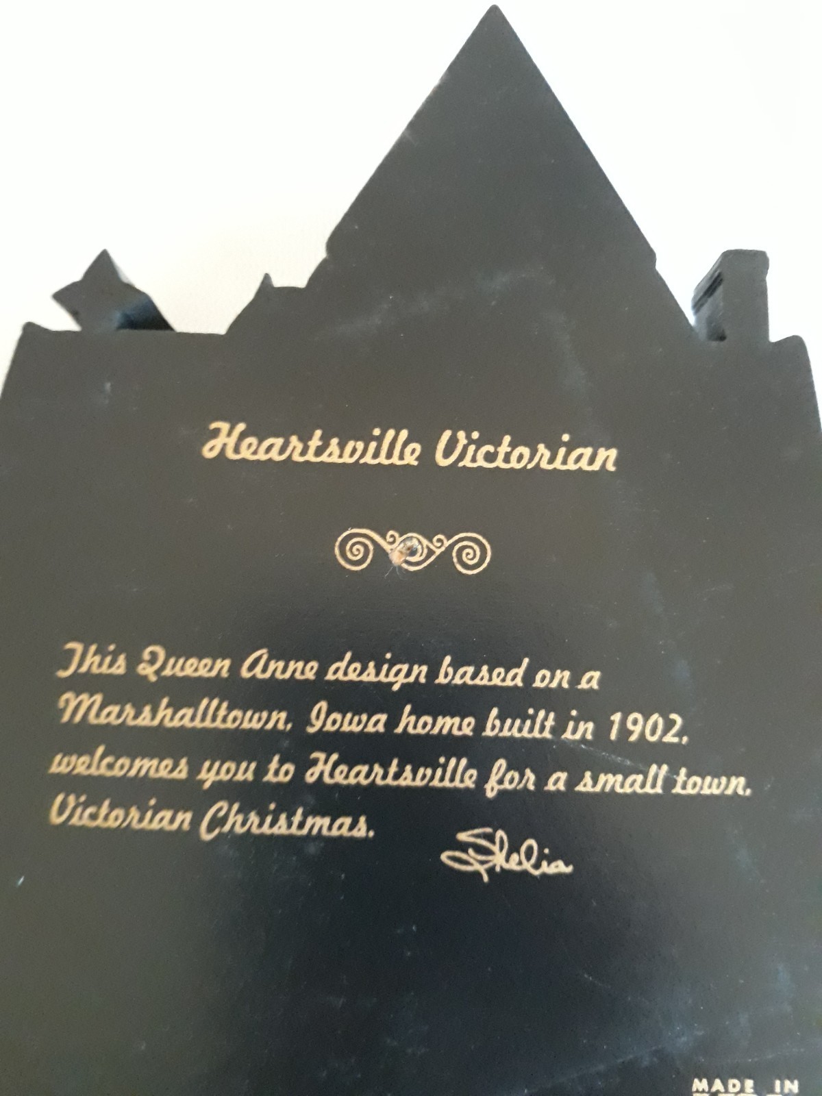 Shelia’s Collectibles Heartsville Victorian Wooden Shelf Sitter Christmas 1999