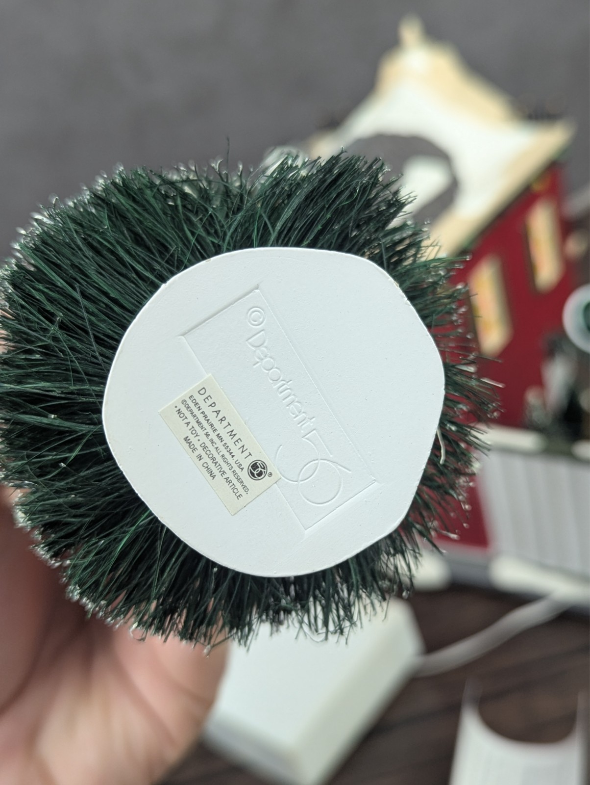 Dept 56 55040 Silver Bells Christmas Shop COMPLETE – See Photos for flaw, Tested