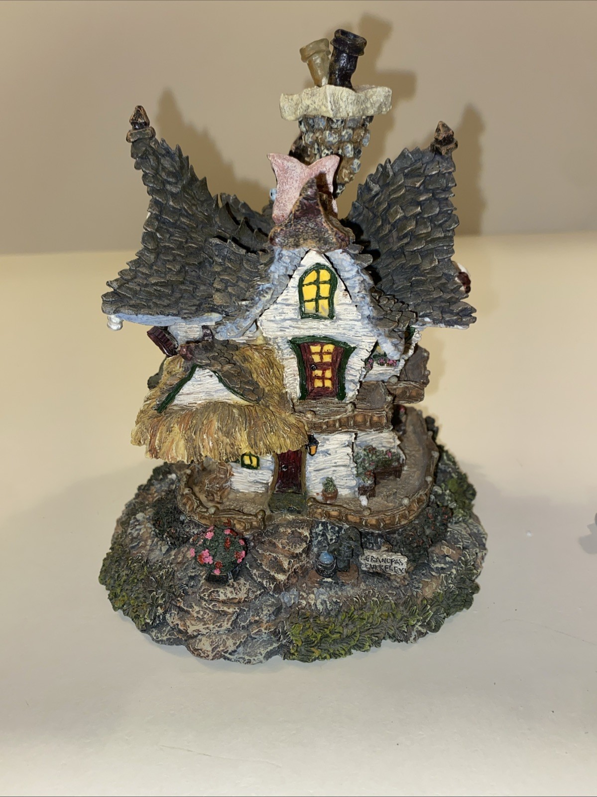 Boyds Town Village Grenville and Beatrice’s Homstead Bearly Built Figurine