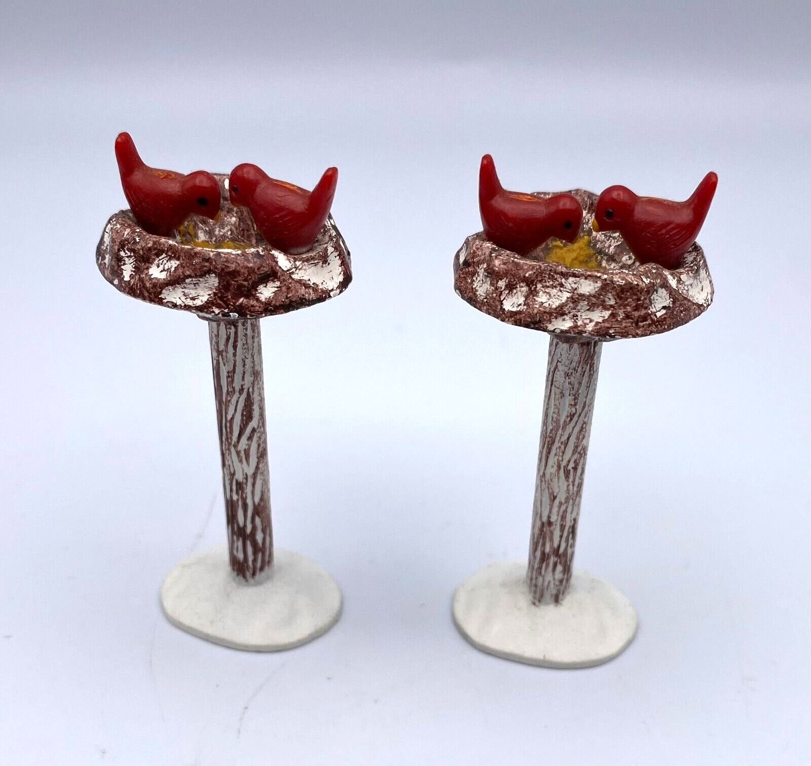 Vintage Metal Birdbath Red Bird Christmas Village Accessory 2.5″ Lot of 2 Taiwan