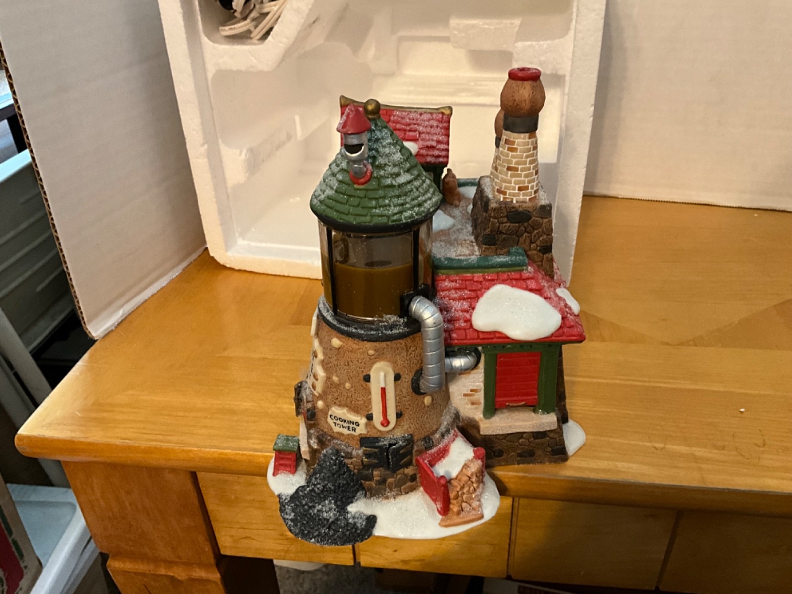 1999 DEPT 56 NORTH POLE SERIES Peanut Brittle Factory #56.56701 Missing Sign VGC
