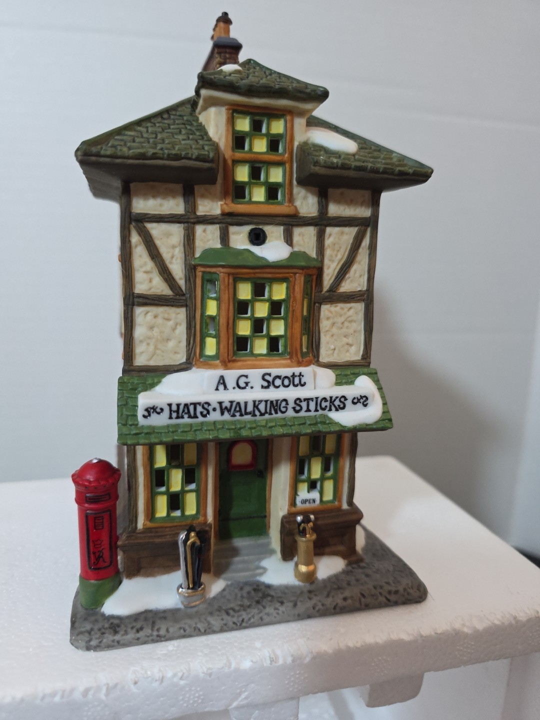 Dept 56 Dickens Village “A.G. Scott Hats & Walking Sticks” #58741 Lighted House