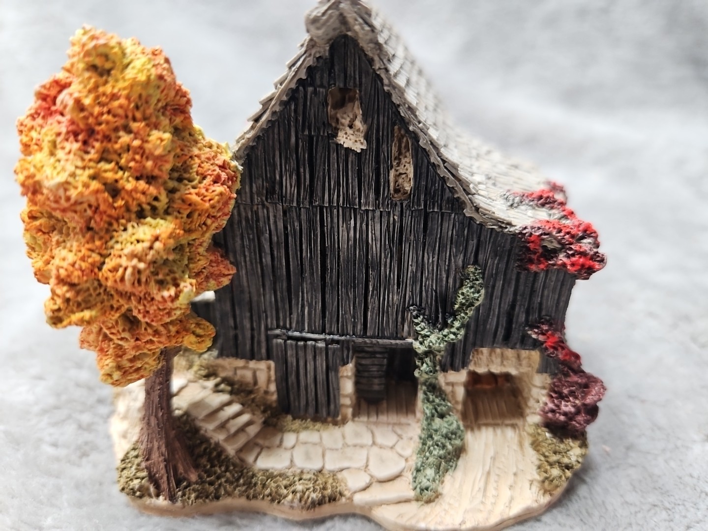 American Landmarks Collection 1989 MAIL POUCH Barn Lilliput Lane Signed