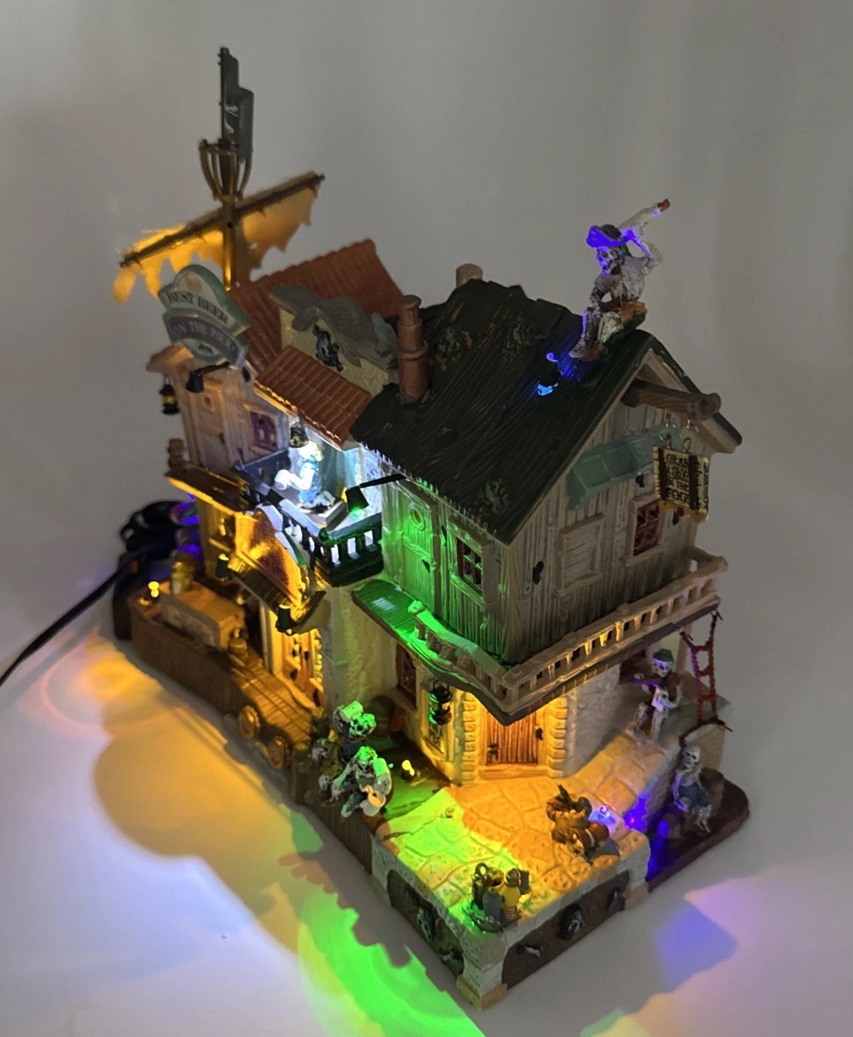 Lemax 2008 Spooky Town PIRATES PUB & GRUB Halloween Village House Retired READ