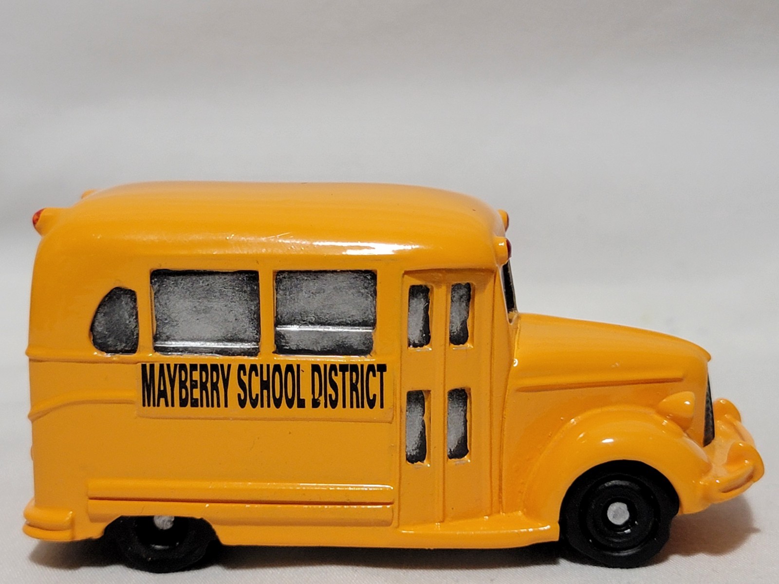 Hawthorne Village Welcome to Mayberry – School District Bus Figurine 90368 91359