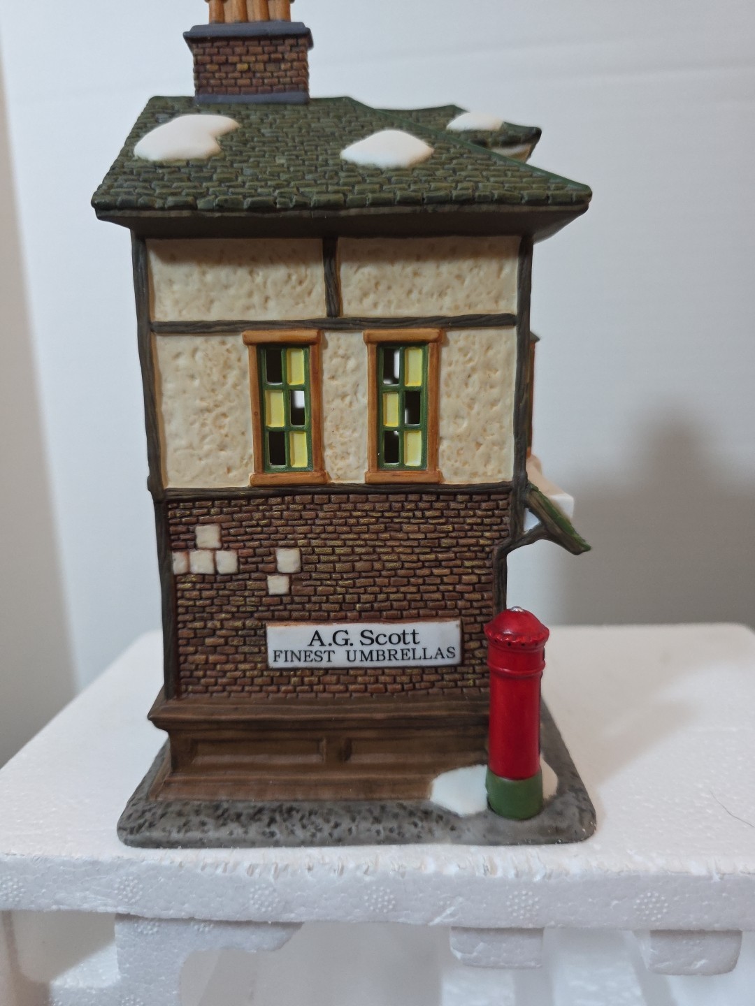 Dept 56 Dickens Village “A.G. Scott Hats & Walking Sticks” #58741 Lighted House