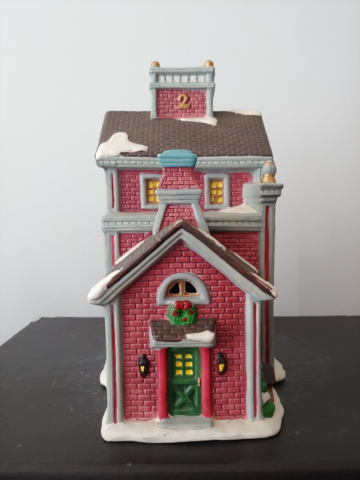 VICTORIAN FIRE STATION Longrich Ltd 1998 Christmas Village 9″ Porcelain House