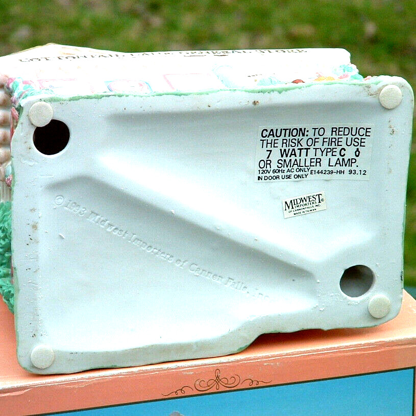 Cottontail Lane General Store 1993 Midwest of Cannon Falls Vintage With Light