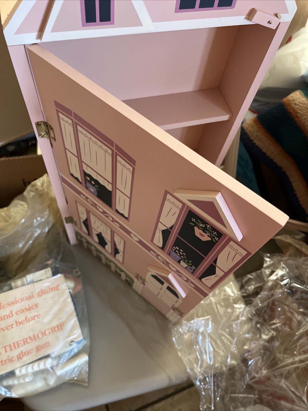 Vintage HOL Townhouse Designed Cabinet for Collectibles/Knick Knacks NIB