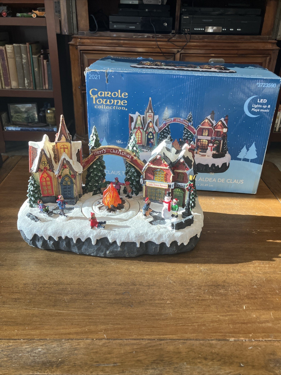 Lemax Carole Town Collection Claus Town Square 2021 LED Lights Up & Plays Music