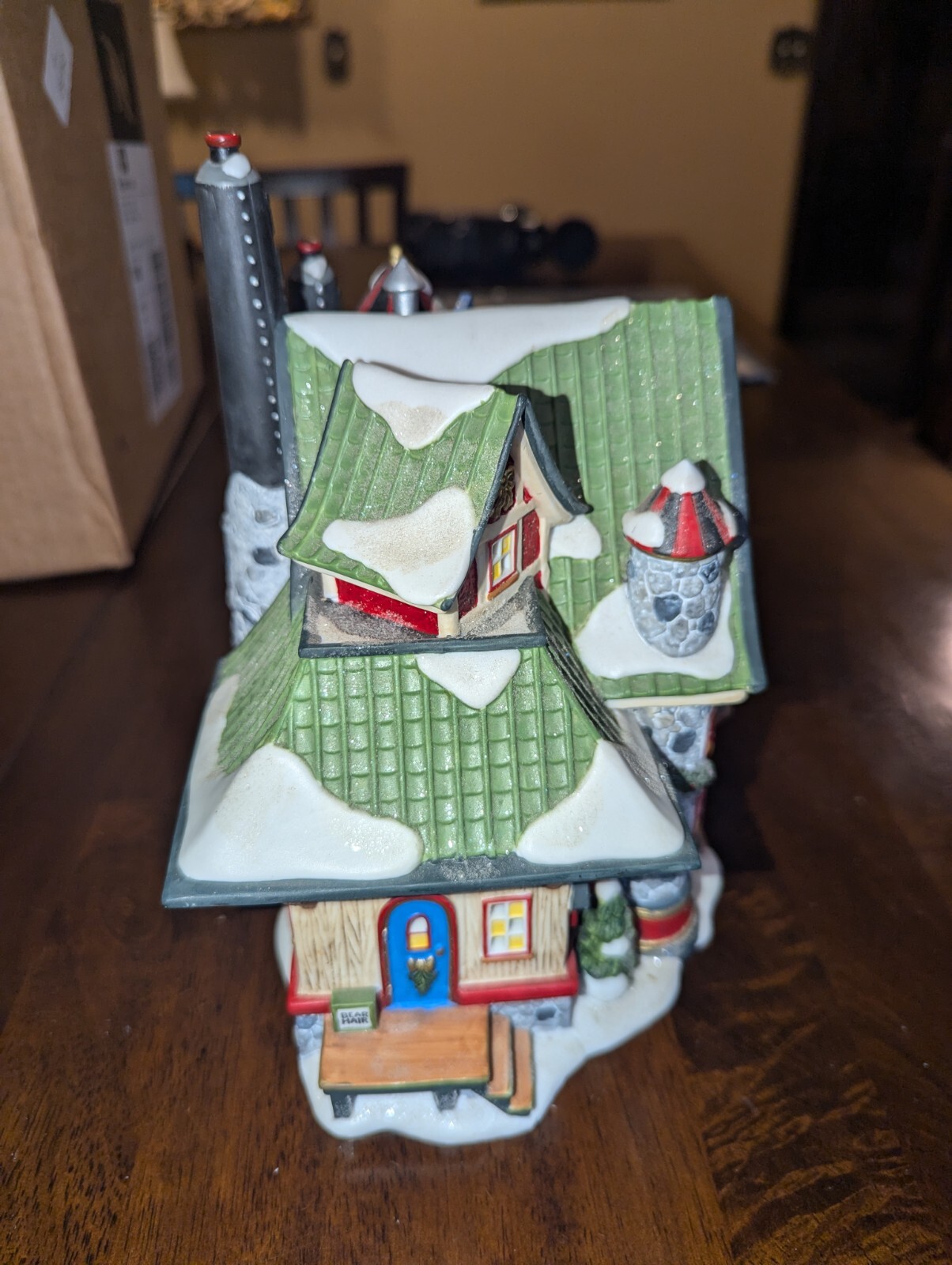 Dept. 56 North Pole 2004 Teddy Bear Training Center #56.56774 Factory, Preowned