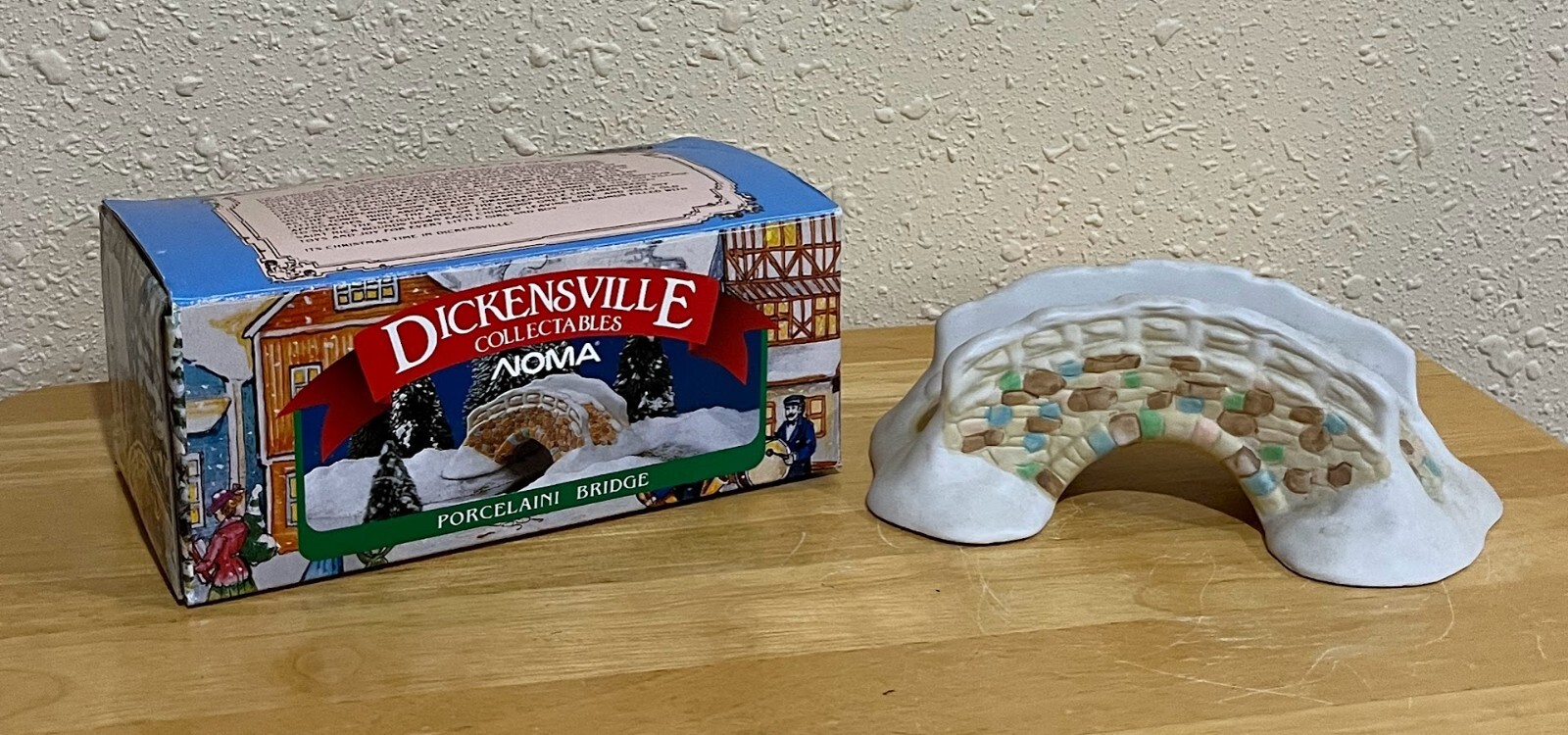 Dickensville Porcelain Christmas Village – Stone Bridge 1990