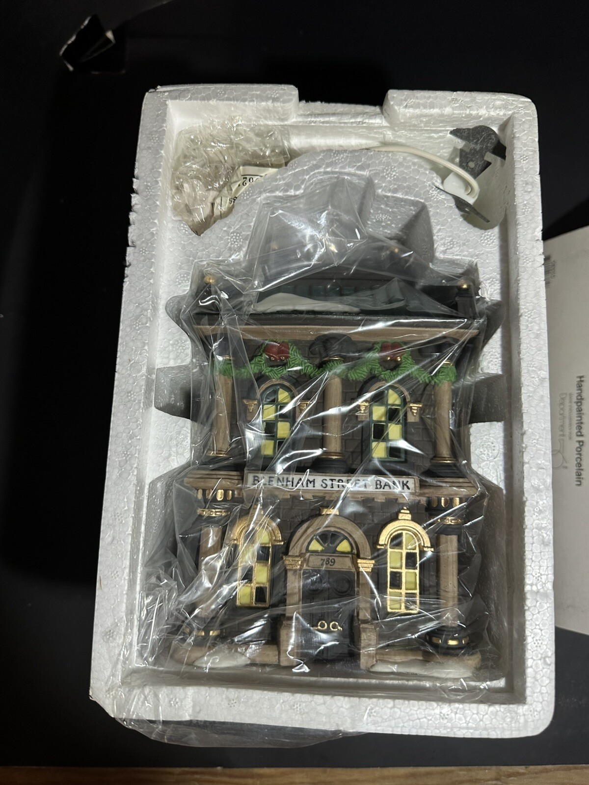 Dept 56 “Blenham Street Bank” Dickens Heritage Village Collection 1995 #58330