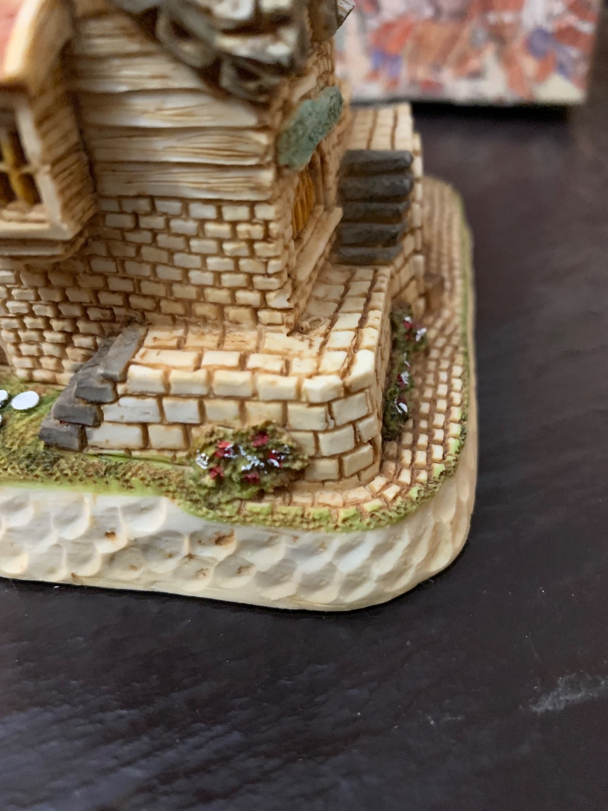David Winter Cottage Lucy’s Nic Nicks Handmade and hand painted DWF 05 2003